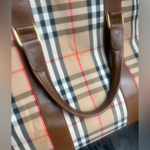 Burberry duffle traveling bag - Picture 3 of 17